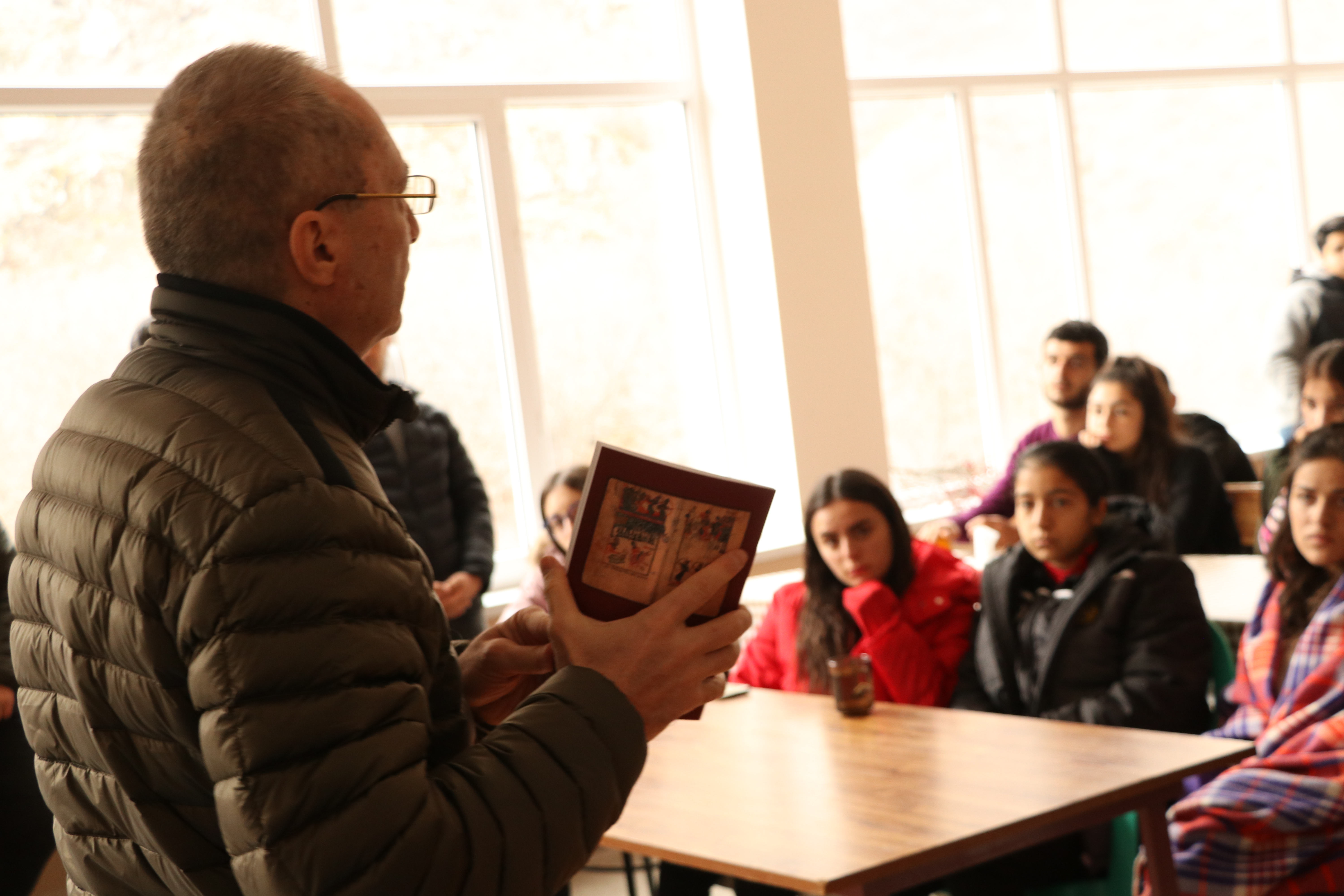 ԱՐԵՆԻ ԵՎ ԳԼԱՁՈՐ ՀԱՄԱՅՆՔՆԵՐԻ ԵՐԻՏԱՍԱՐԴՆԵՐԻ ՀԱՆԴԻՊՈՒՄԸ ՊԱՏՄԱԲԱՆ, ՔԱՂԱՔԱԳԵՏ ԱՐՄԵՆ ԱՅՎԱԶՅԱՆԻ ՀԵՏ