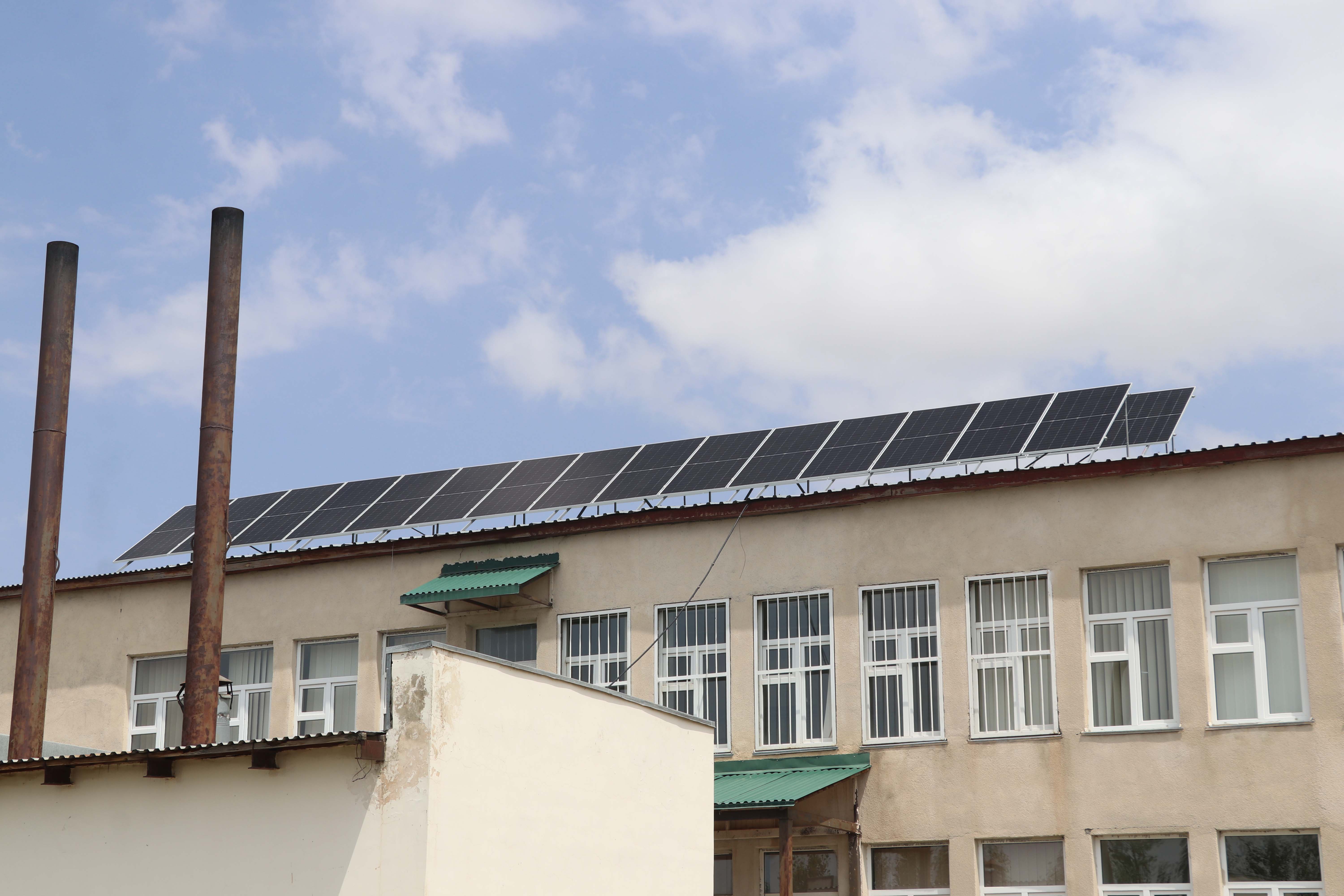 ԱՐԵՎԱՅԻՆ ՖՈՏՈՎՈԼՏԱՅԻՆ ԿԱՅԱՆԻ ՏԵՂԱԴՐՈՒՄ ՍԱՀՄԱՆԱՊԱՀ ԽԱՉԻԿ ԲՆԱԿԱՎԱՅՐԻ ՄԻՋՆԱԿԱՐԳ ԴՊՐՈՑՈՒՄ