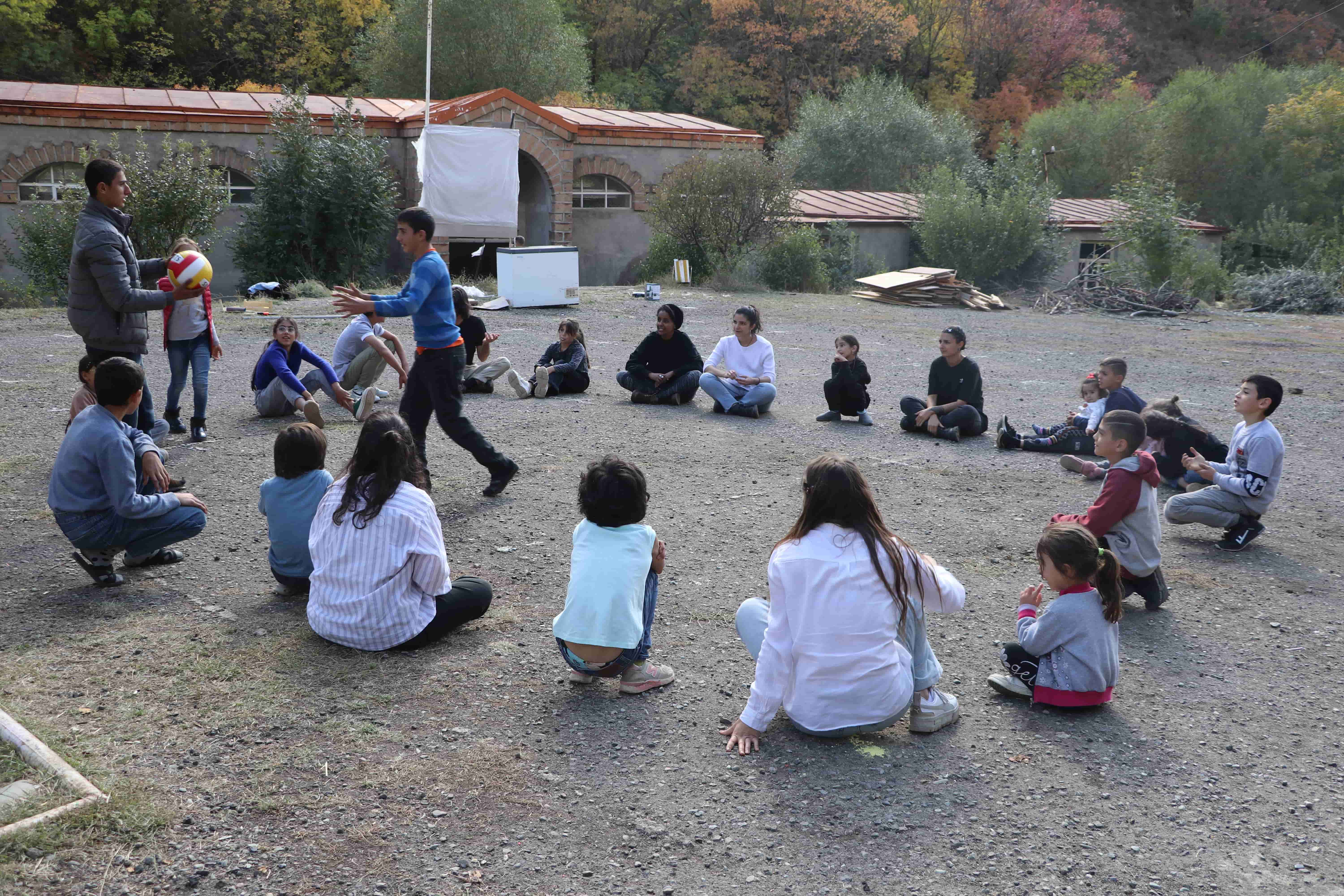 HERE IS THE DAILY LIFE PEOPLE OF THE ARTSAKH/NK IN THE SIRANUYSH CAMP