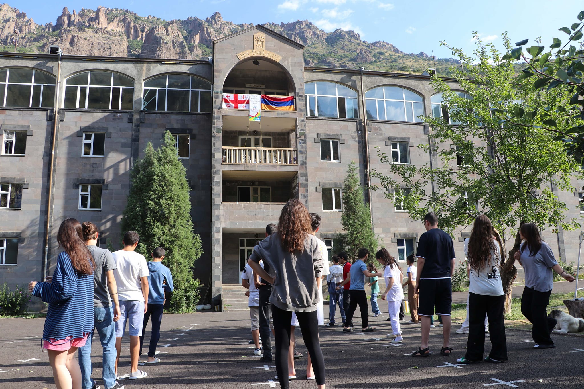 ԱՅՍ ՊԱՀԻՆ «ՍԻՐԱՆՈՒՅՇ» ՃԱՄԲԱՐՈՒՄ ԸՆԹԱՆՈՒՄ Է ՀԱՅ-ՎՐԱՑԱԿԱՆ ԵՐԻՏԱՍԱՐԴԱԿԱՆ ԱՄԱՌԱՅԻՆ ՃԱՄԲԱՐԸ